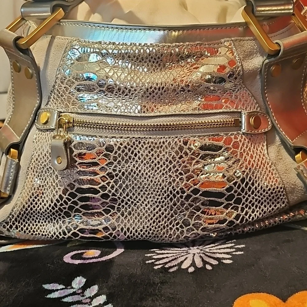 Jimmy Choo Silver and Gold Shoulder Bag with Luxurious Finish - Picture 4 of 10